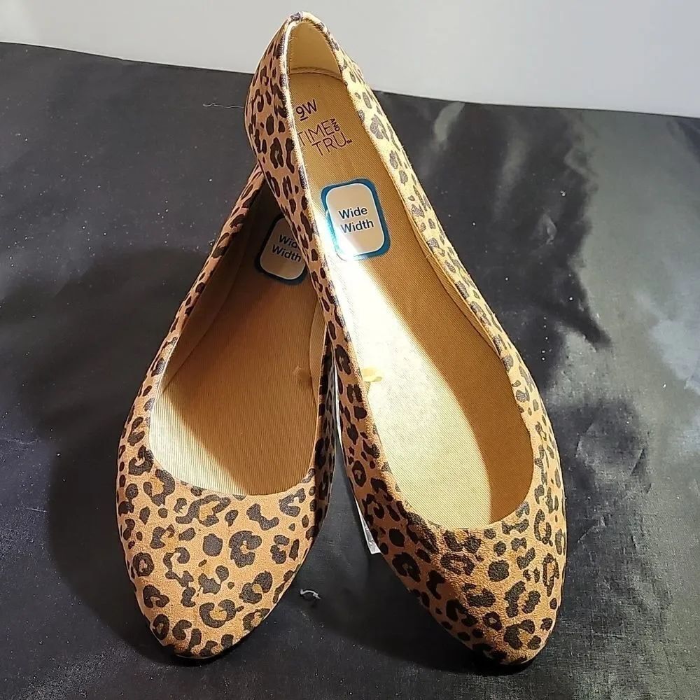 TIME AND TRU BASIC BALLET  ANIMAL PRINT FLATS - Picture 3 of 16